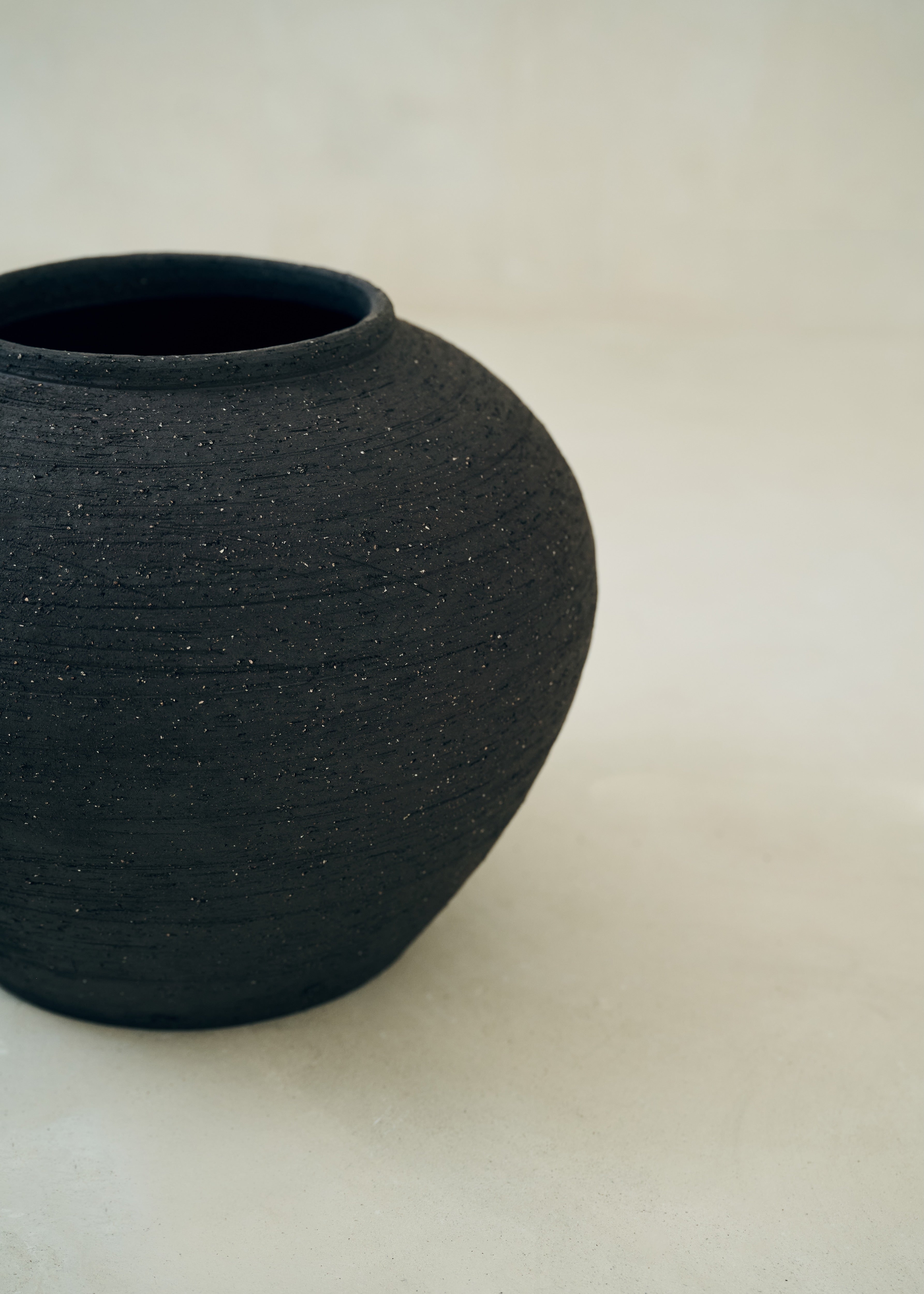 Matt Black Rimmed Ceramic Pot